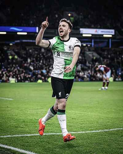 FB_IMG_17037049844405682