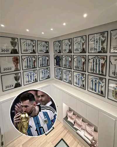 FB_IMG_17347194160546625